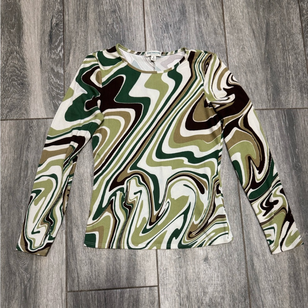 EARTHBOUND Green and White Patterned Top